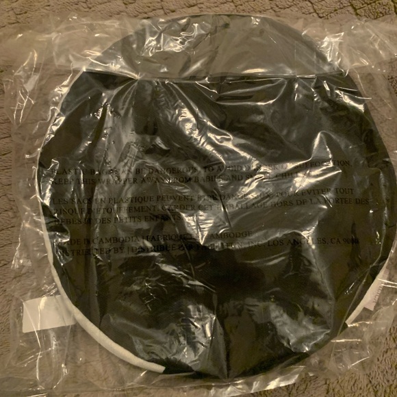 EleVen by Venus Unisex Black Foldable Gym Bag - Picture 4 of 4